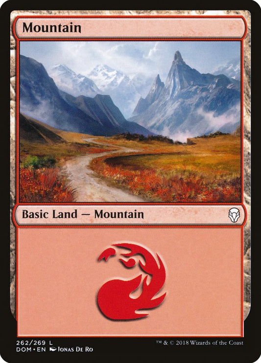 Mountain (262) [Dominaria] [Foil]
